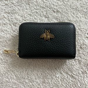 Small leather zipper card holder with bee design